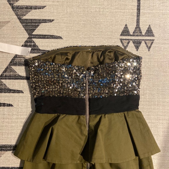 NWT Alice + Olivia Olive Bethany Sequin Peplum Cocktail Dress - Picture 5 of 8